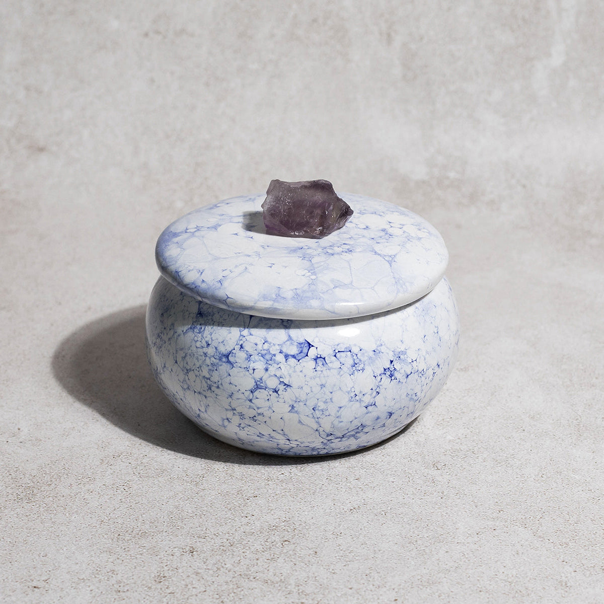 vela-azul-catalara-marmoleado-aromatica-con-amatista