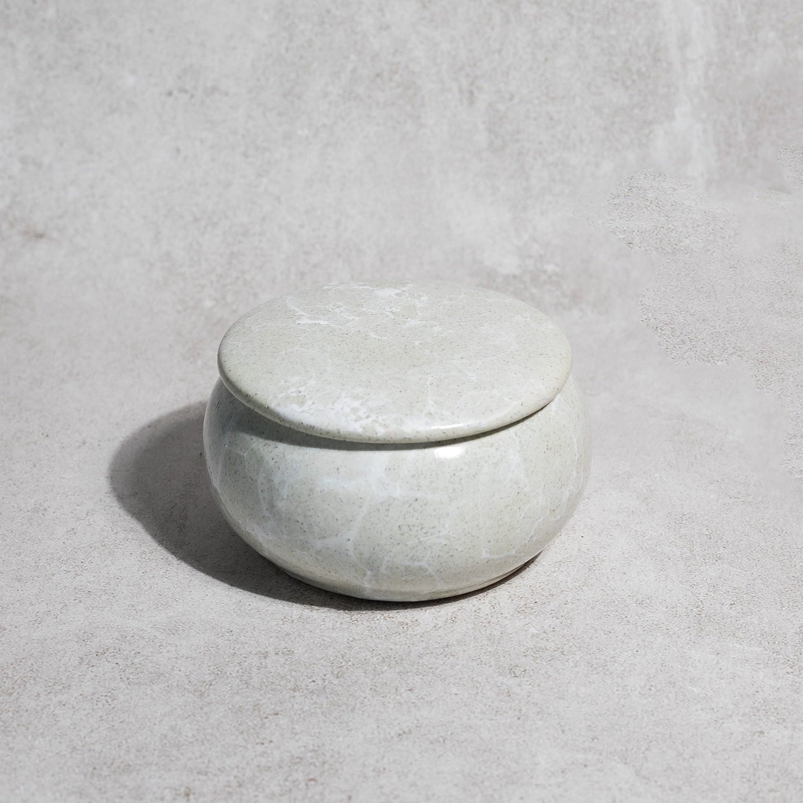 vela-aromatica-blanco-marmoleado-decoracion-amelia